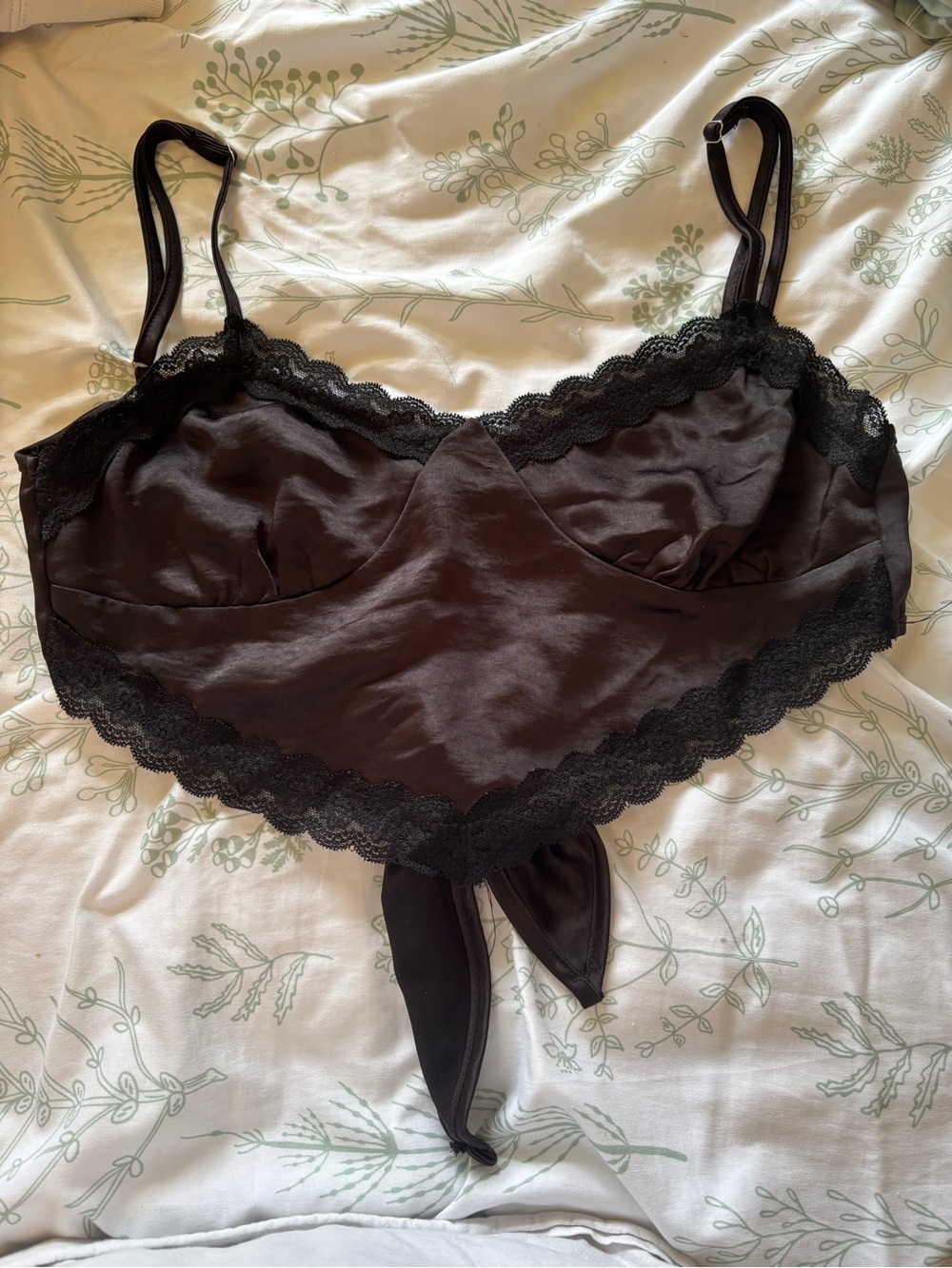 Forever 21 Black Lace-Trim Satin Croptop